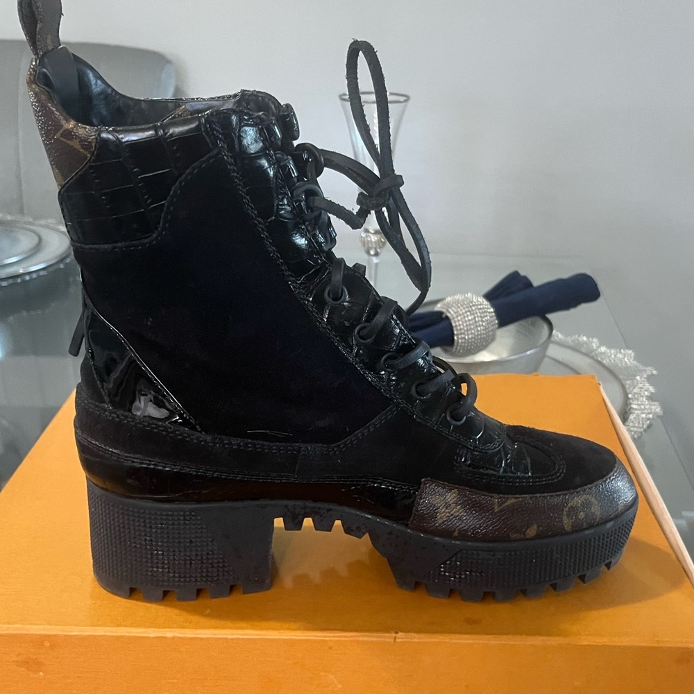 Louis Vuitton Laureate Platforms